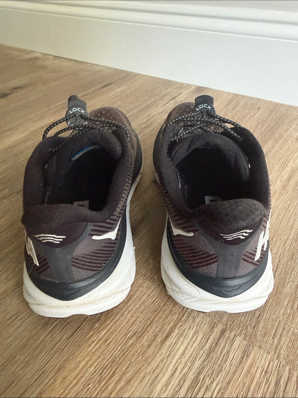 Hoka Clifton 9 Black and White Athletic Sneakers Size 8 - Picture 7 of 12